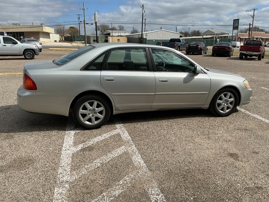 Toyota Avalon XL 2000