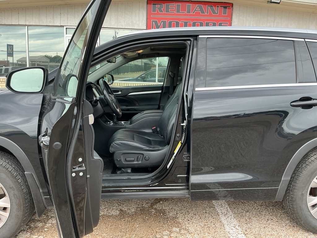 Toyota Highlander XLE FWD V6 2015