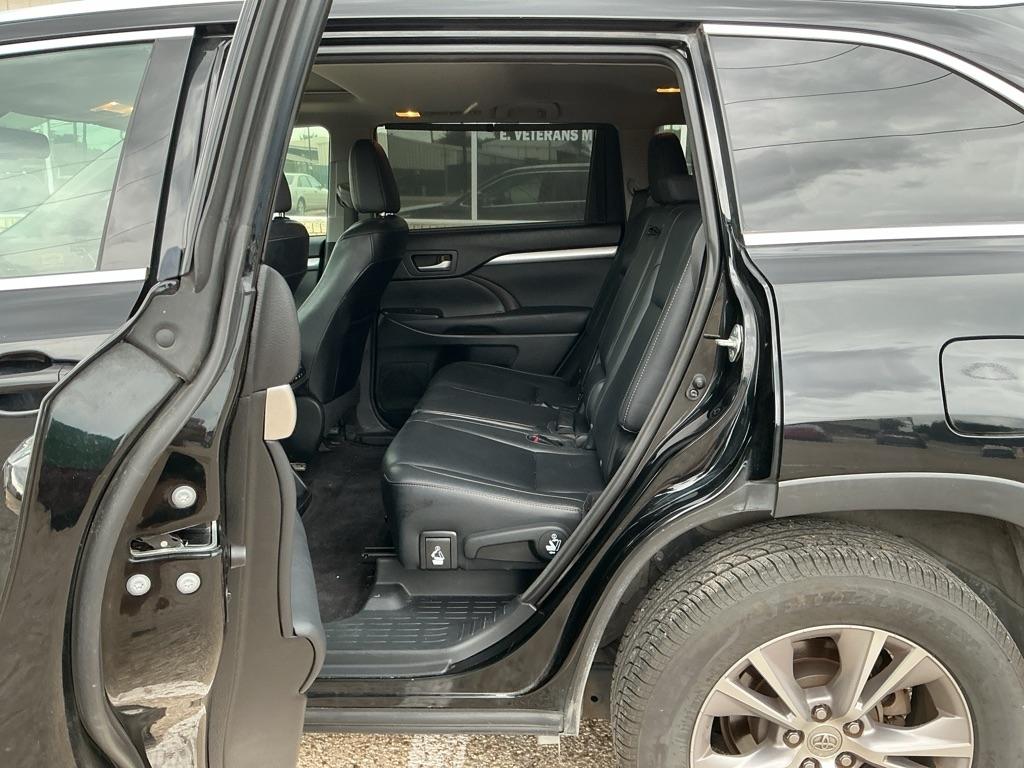 Toyota Highlander XLE FWD V6 2015