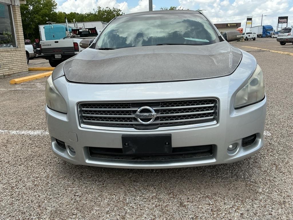 Nissan Maxima S 2010