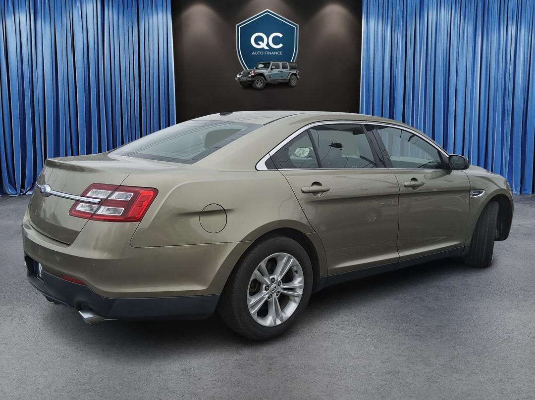 Ford Taurus Limited FWD 2013