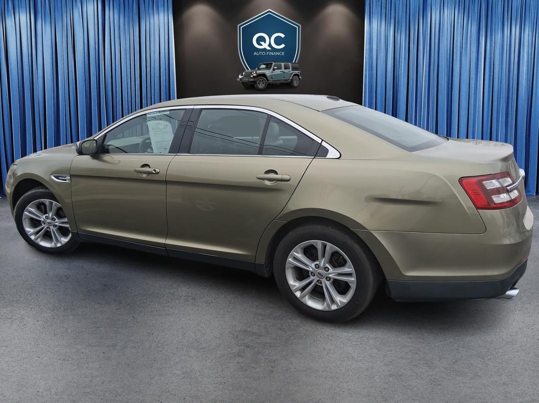 Ford Taurus Limited FWD 2013
