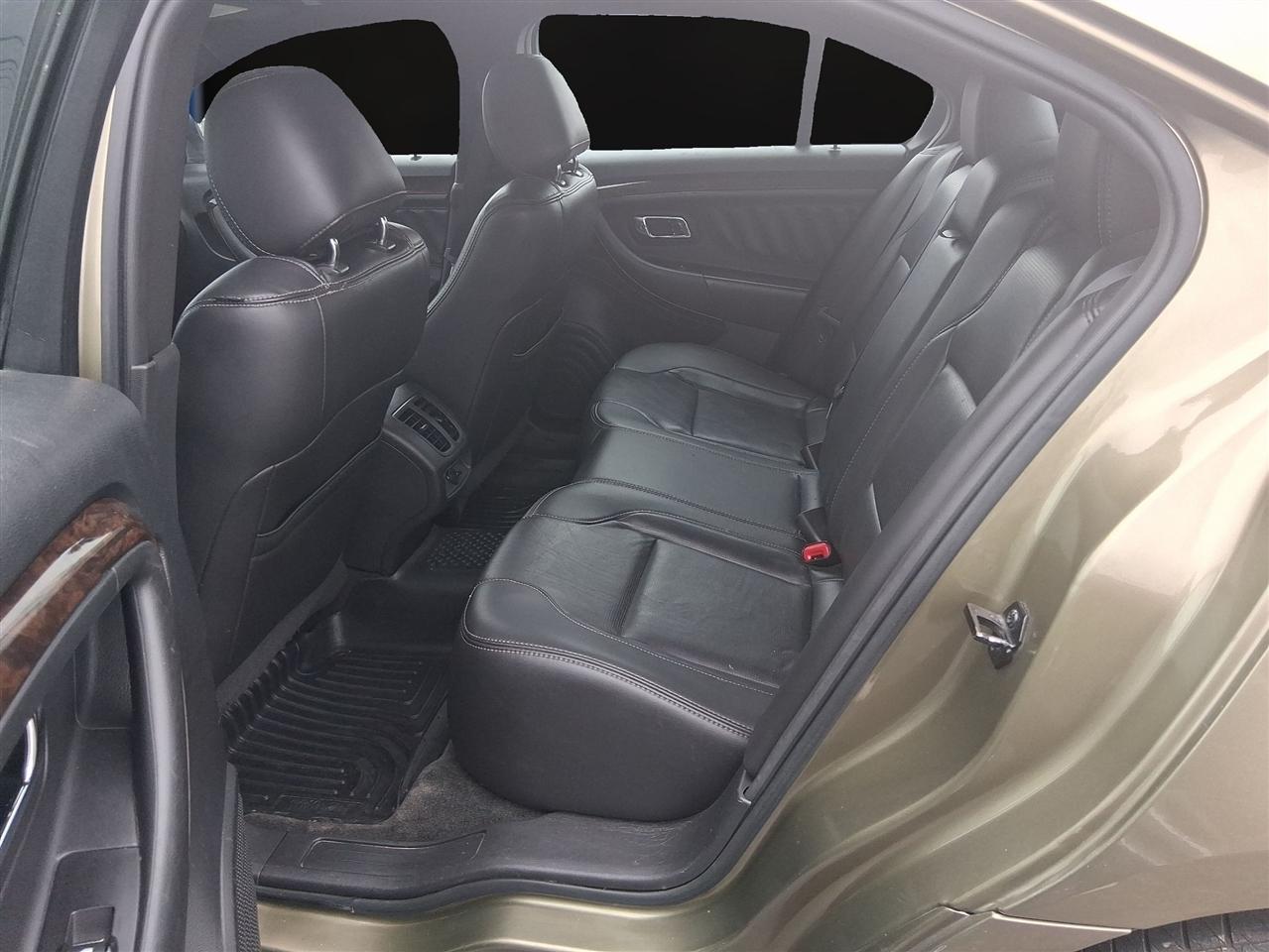 Ford Taurus Limited FWD 2013