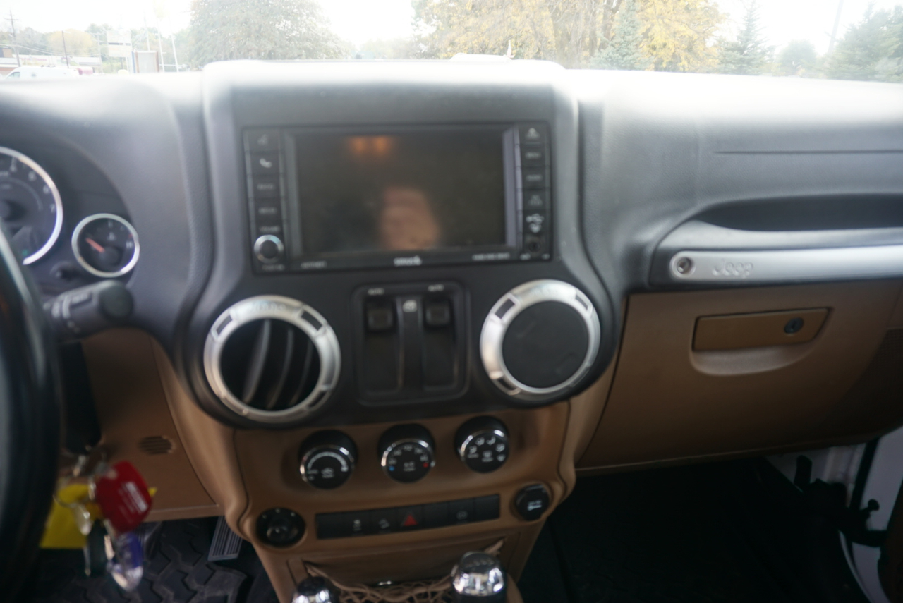 Jeep Wrangler Sahara 4WD 2012 Jeep Wrangler Sahara 4WD 2012