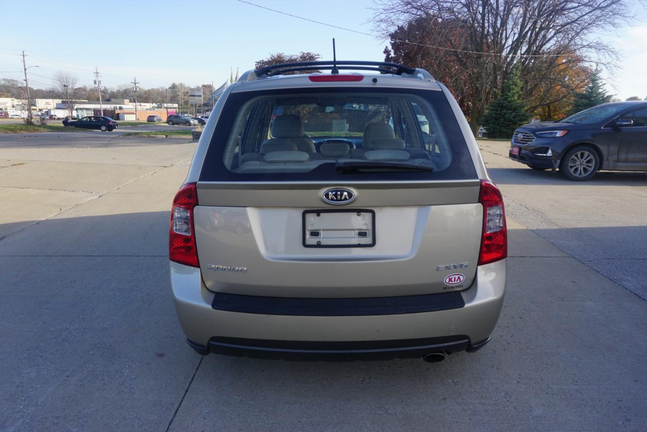 Kia Rondo EX V6 2007