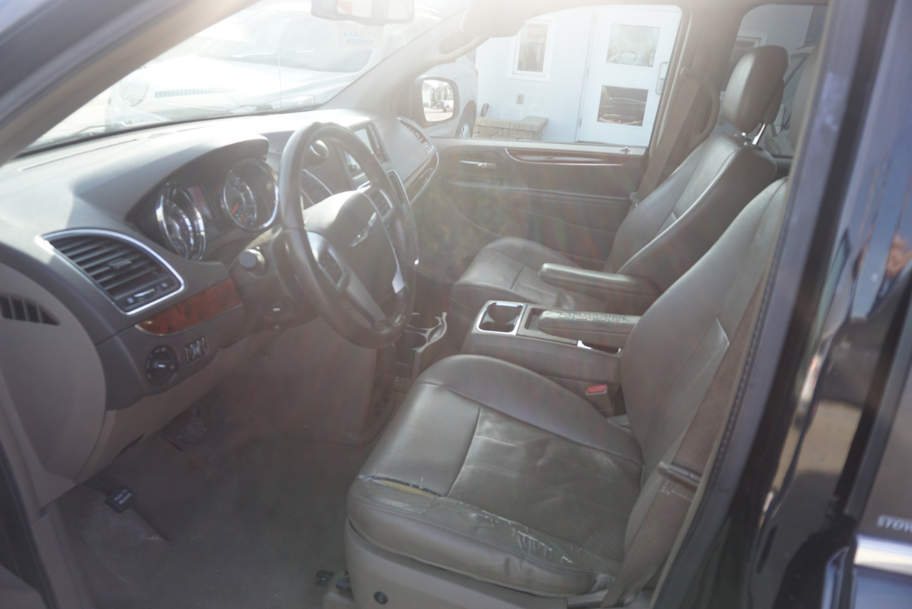 Chrysler Town & Country Touring 2012