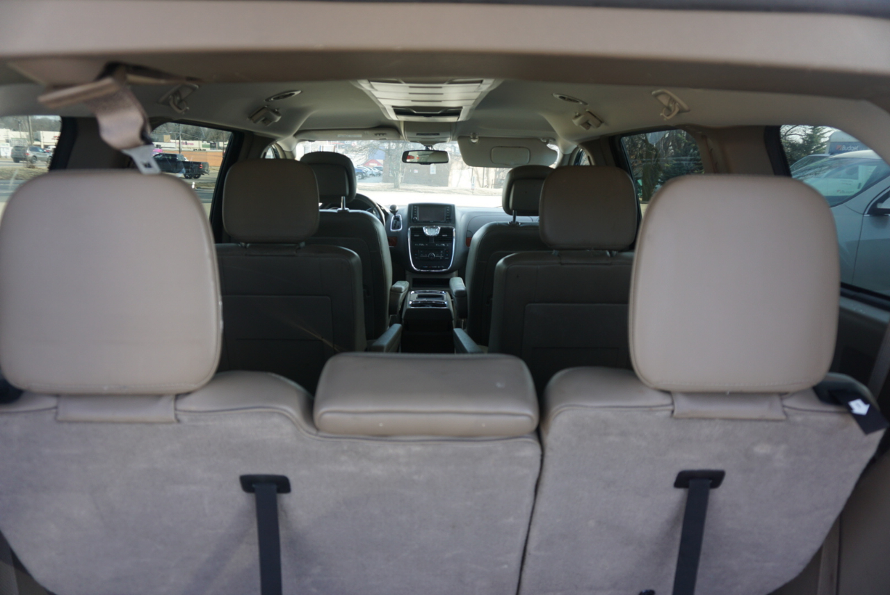 Chrysler Town & Country Touring 2012