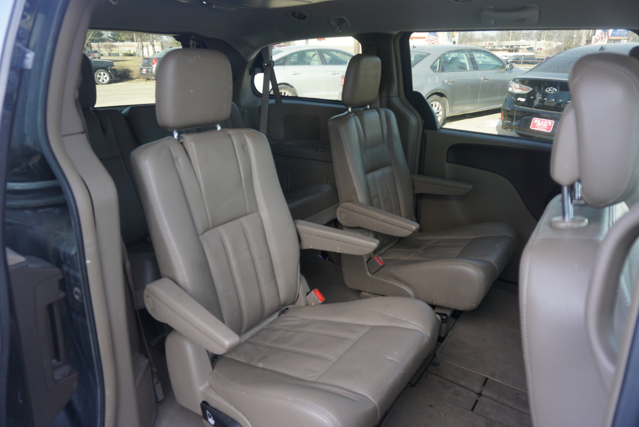 Chrysler Town & Country Touring 2012