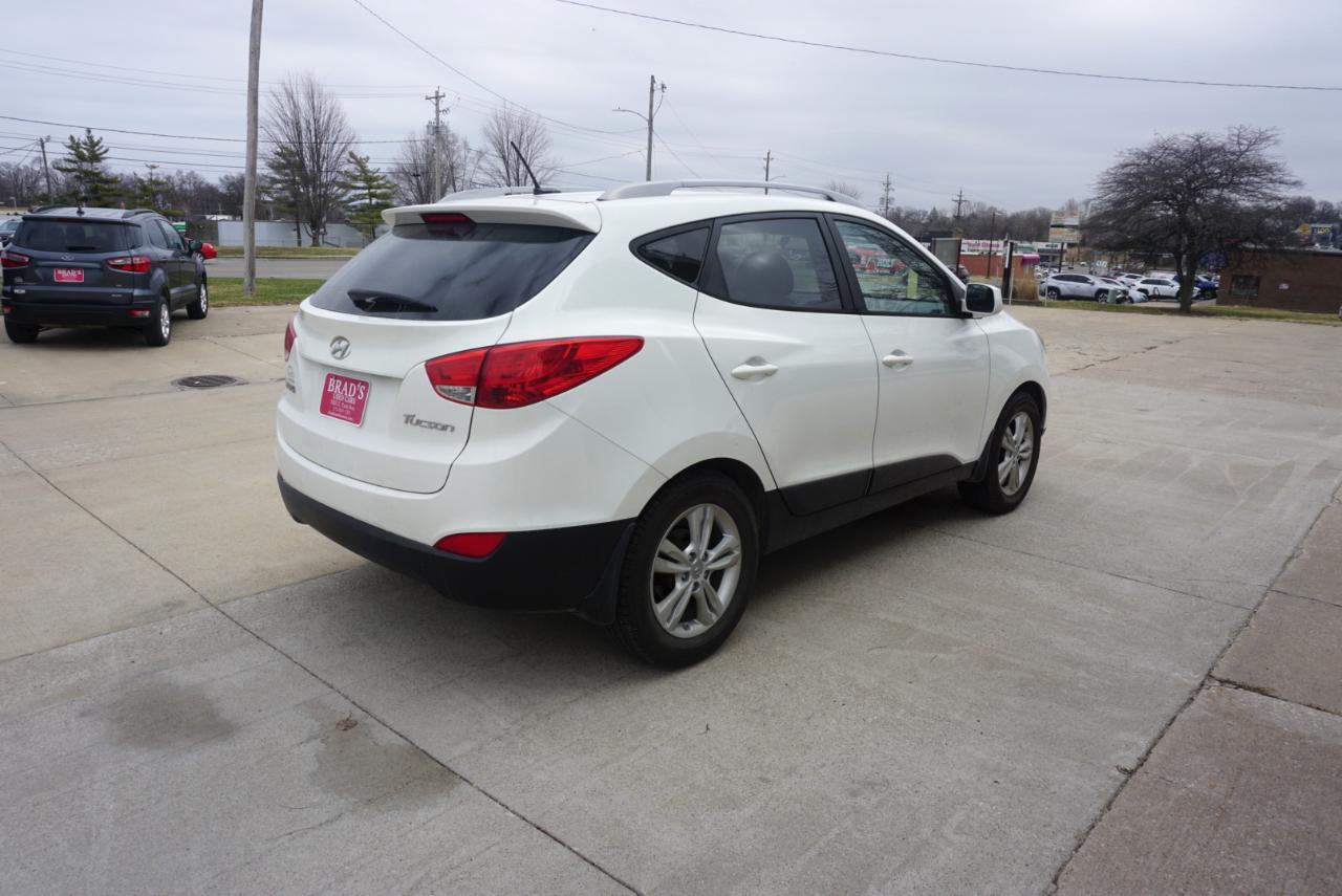 Hyundai Tucson Limited 2WD 2011