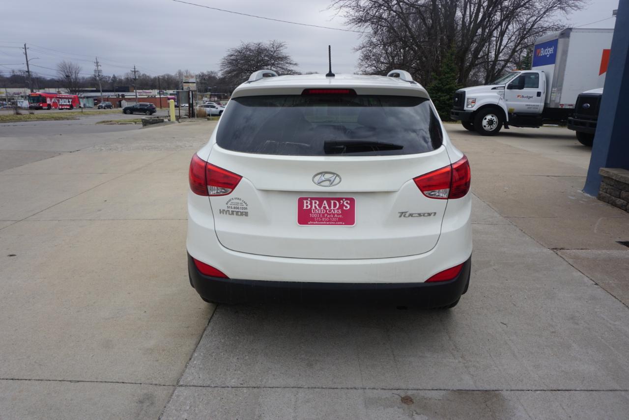 Hyundai Tucson Limited 2WD 2011