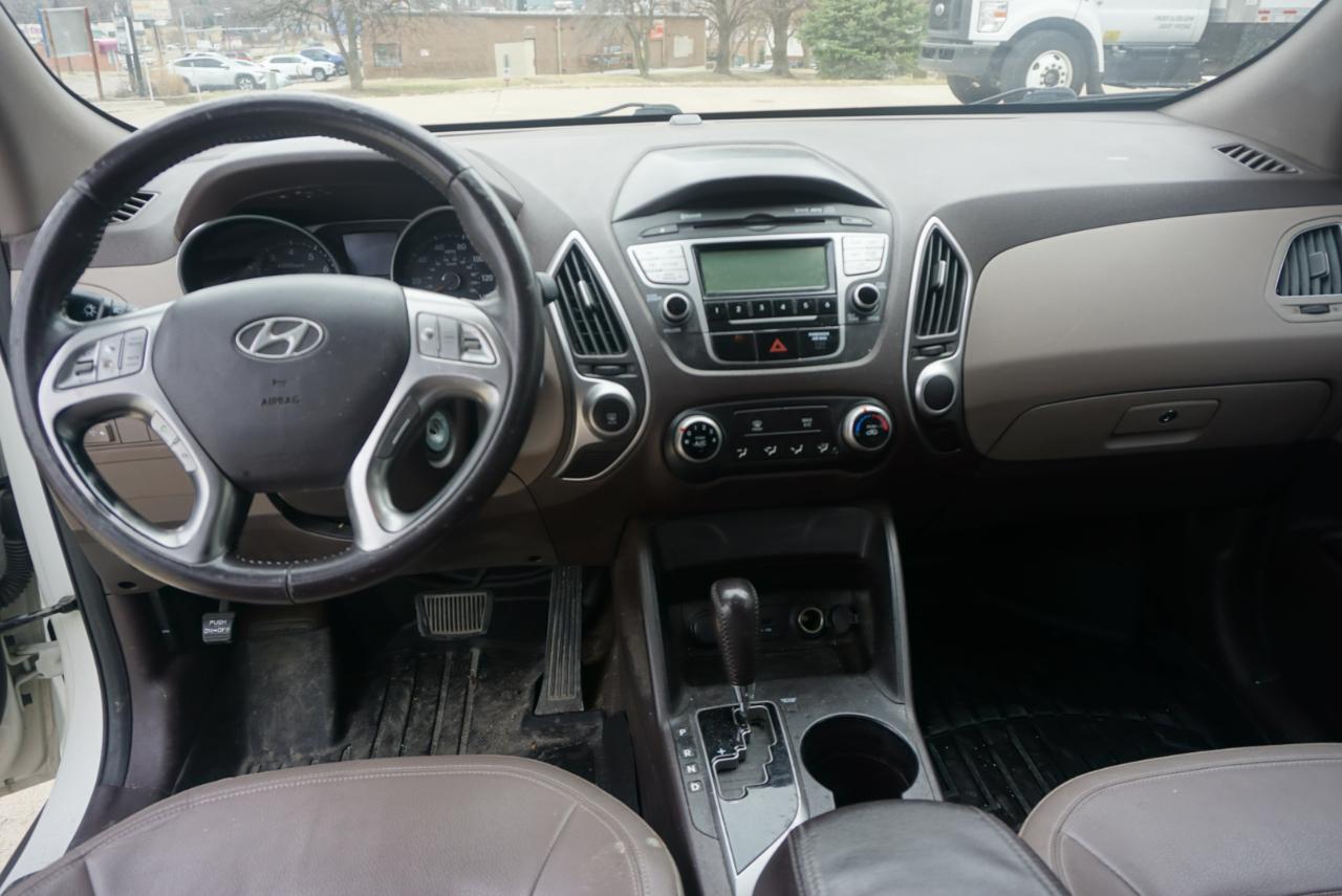 Hyundai Tucson Limited 2WD 2011