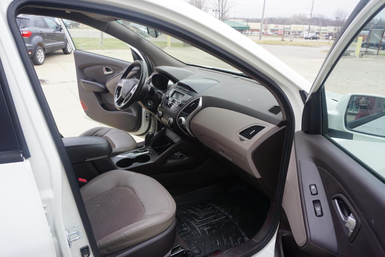 Hyundai Tucson Limited 2WD 2011