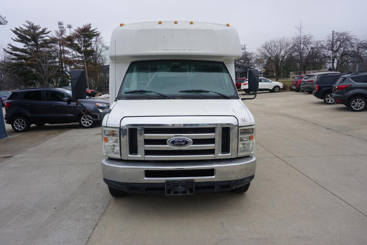 Ford Econoline E350 2012