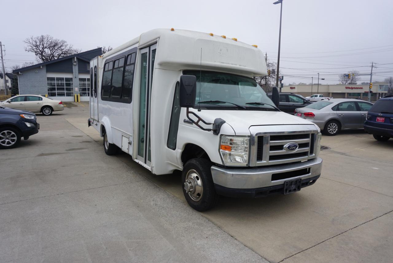 Ford Econoline E350 2012