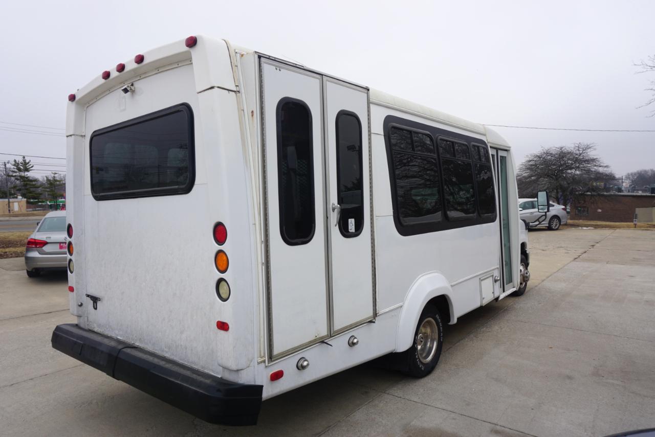 Ford Econoline E350 2012