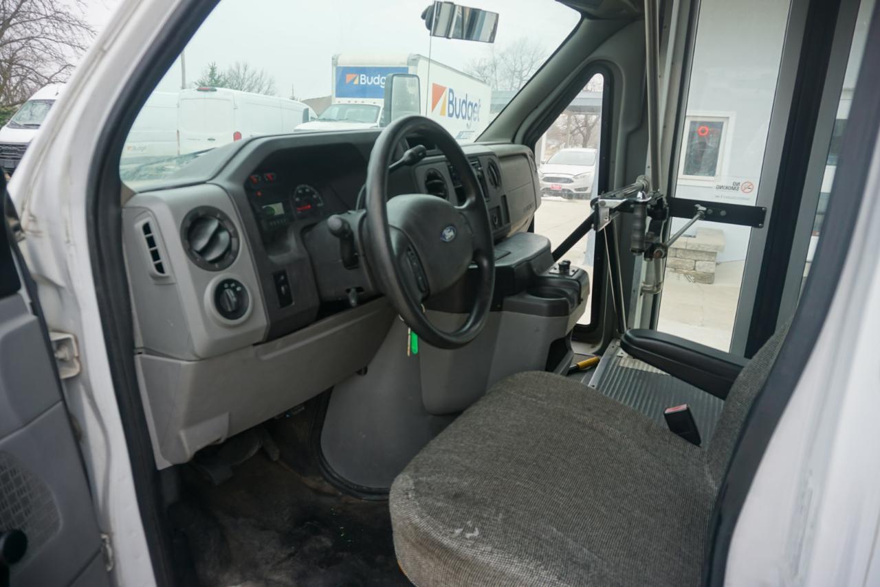 Ford Econoline E350 2012