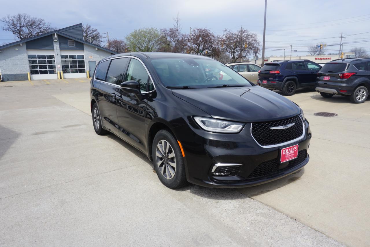 Chrysler Pacifica Hybrid Touring L 2023