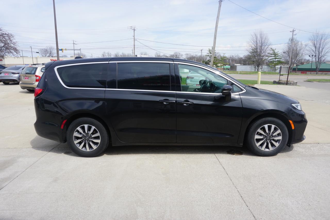 Chrysler Pacifica Hybrid Touring L 2023