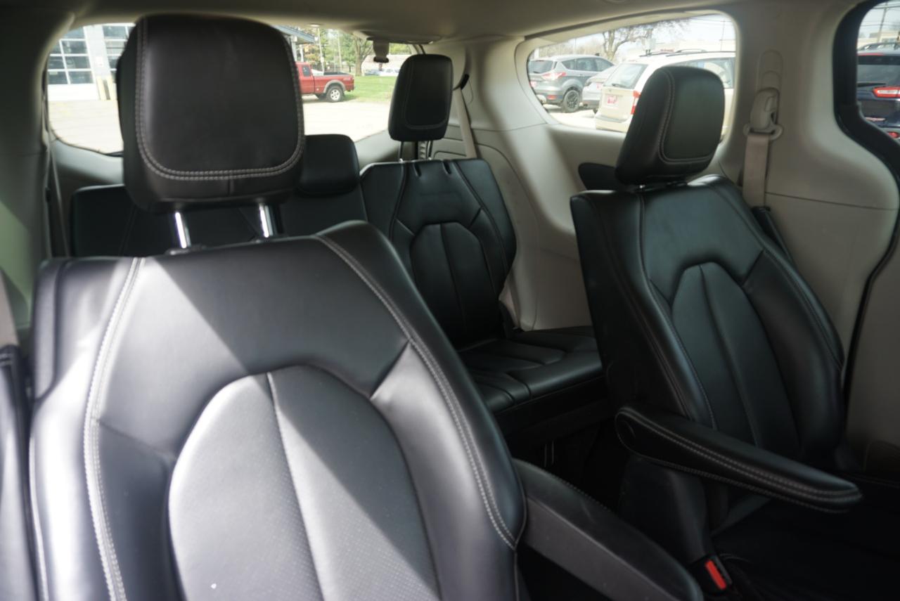 Chrysler Pacifica Hybrid Touring L 2023