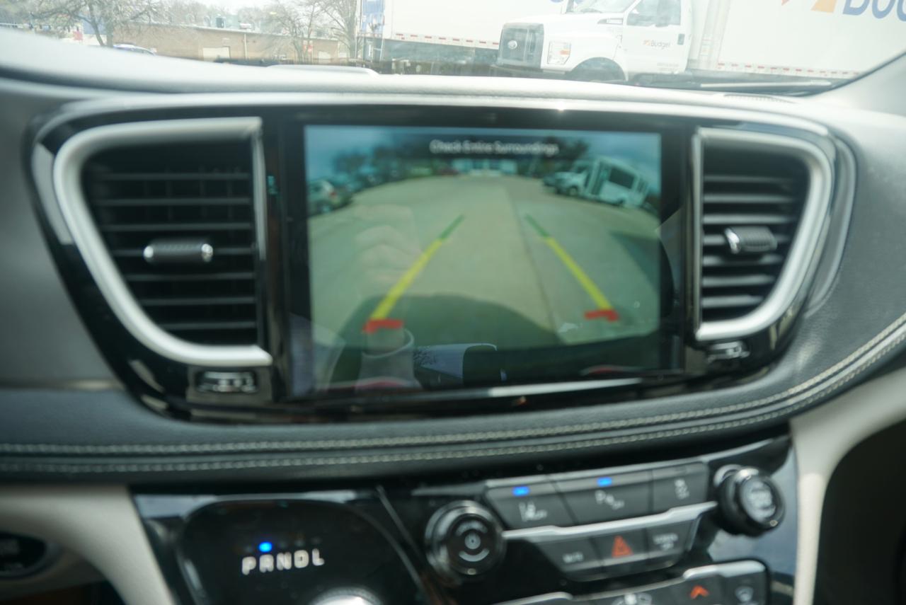 Chrysler Pacifica Hybrid Touring L 2023