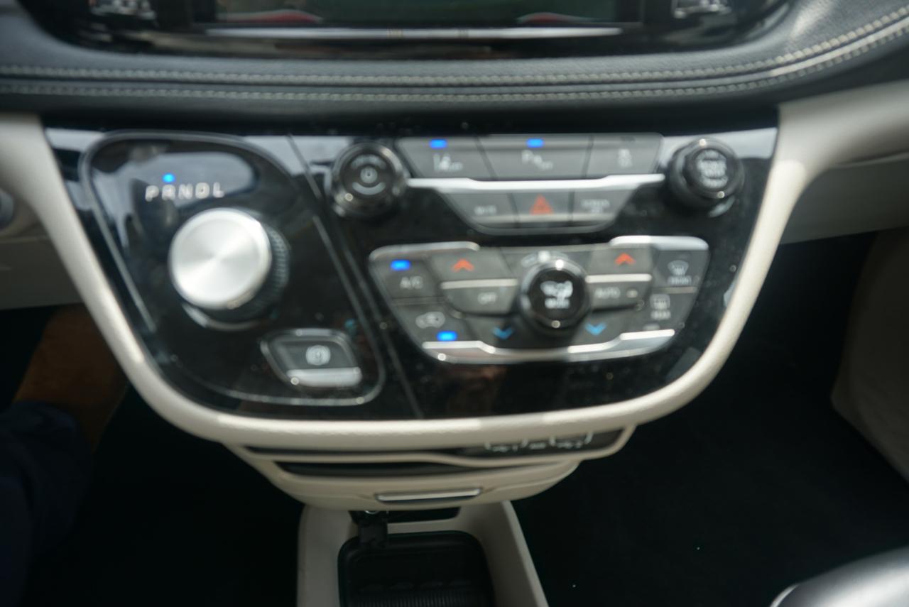 Chrysler Pacifica Hybrid Touring L 2023