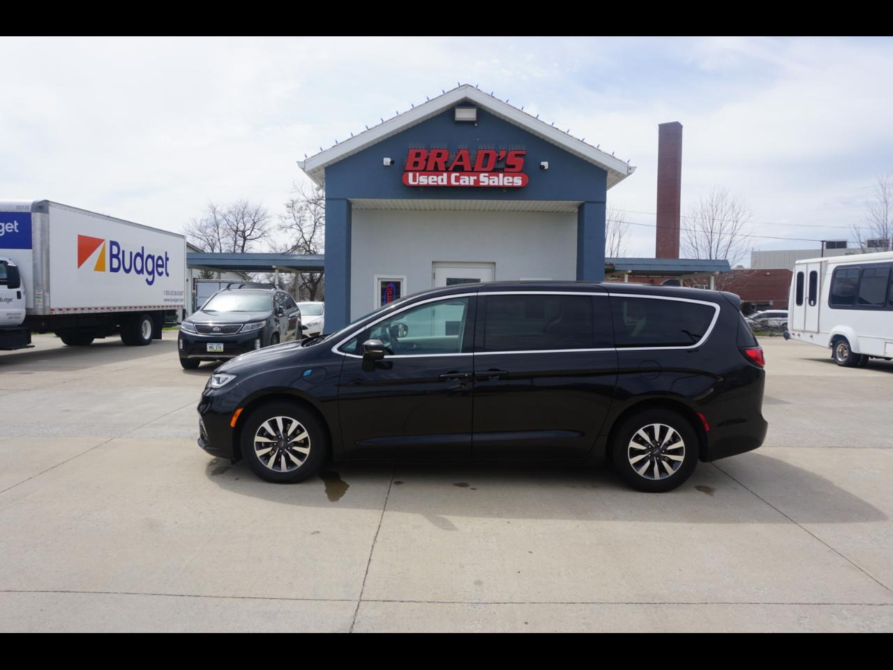 2023 Chrysler Pacifica Hybrid Touring L
