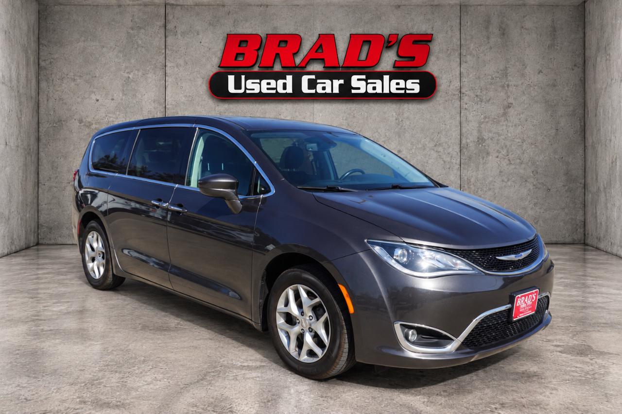 Chrysler Pacifica photo 4