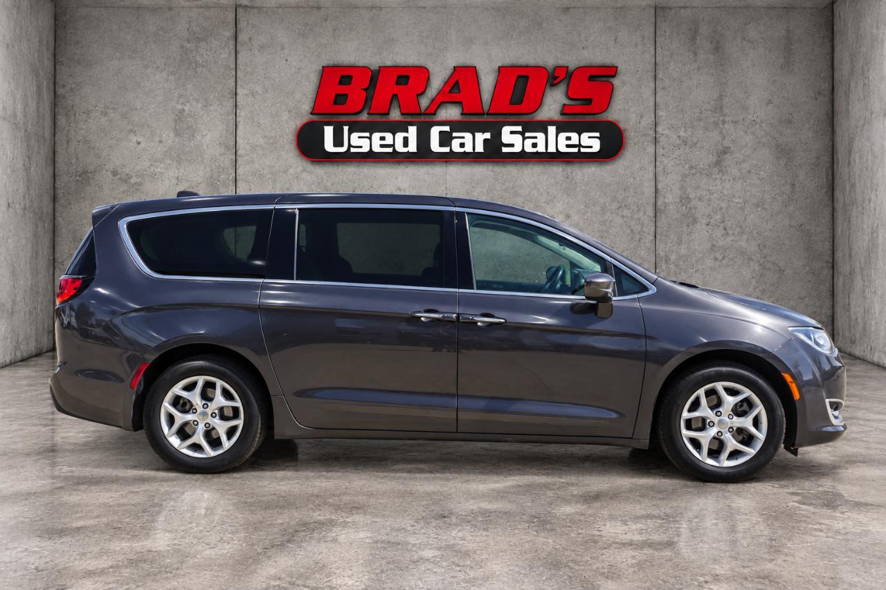 Chrysler Pacifica photo 5