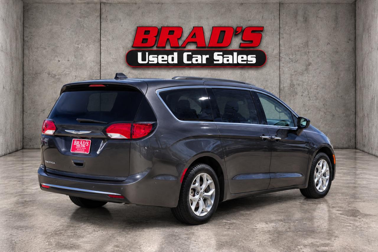 Chrysler Pacifica photo 6