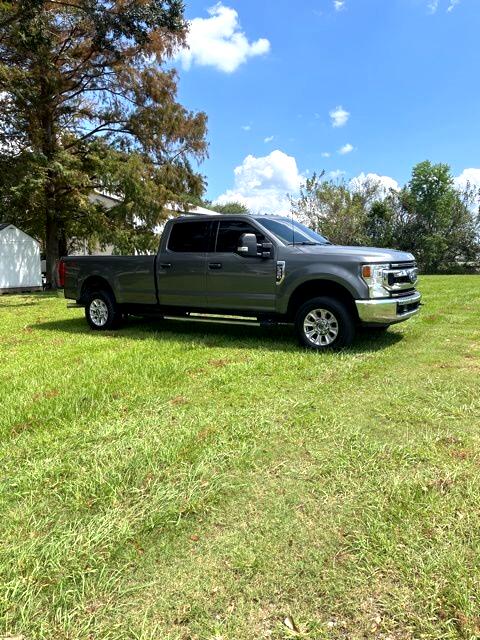 2022 Ford F-350 XLT photo 4