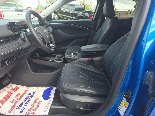 Ford Mustang Mach-E  2025