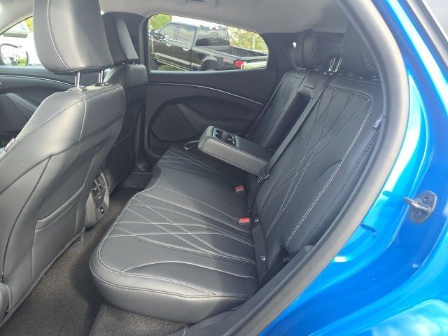 Ford Mustang Mach-E  2025