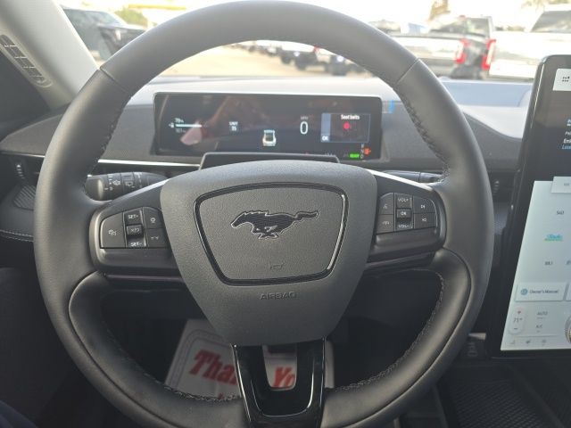 Ford Mustang Mach-E  2025