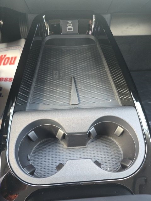 Ford Mustang Mach-E  2025