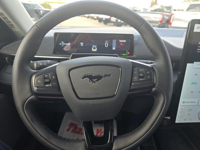 Ford Mustang Mach-E  2025