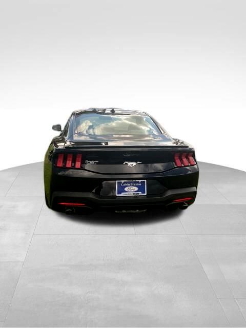 Ford Mustang  2025