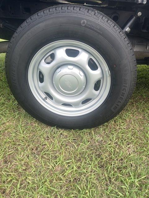Ford F-150 XL 2WD Reg Cab 8' Box 2025