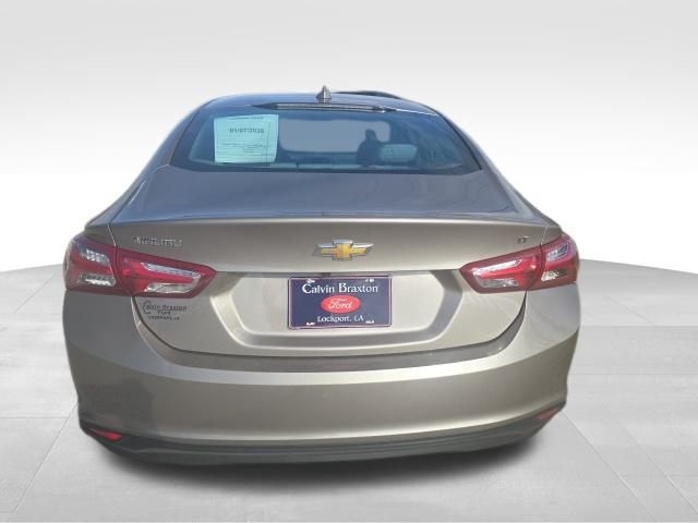 Chevrolet Malibu  2022