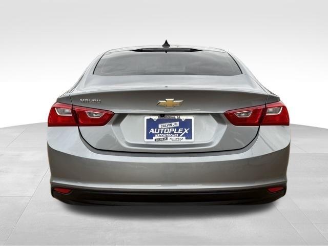 Chevrolet Malibu  2023