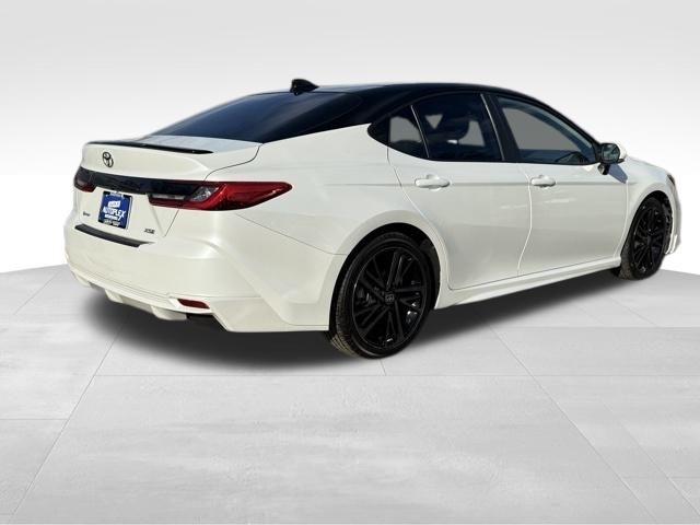 Toyota Camry Hybrid  2025