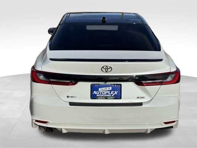 Toyota Camry Hybrid  2025