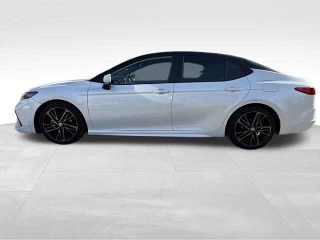 Toyota Camry Hybrid  2025