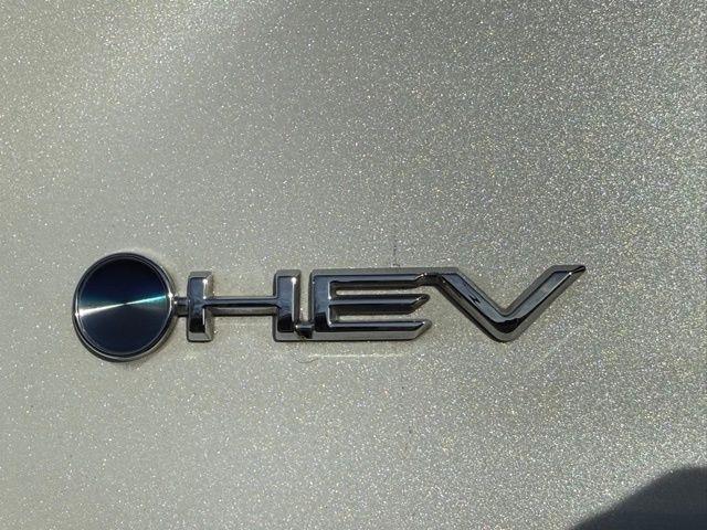 Toyota Camry Hybrid  2025