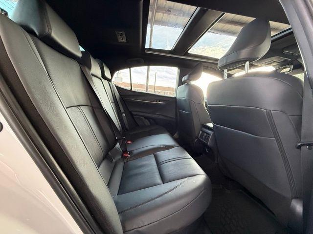 Toyota Camry Hybrid  2025