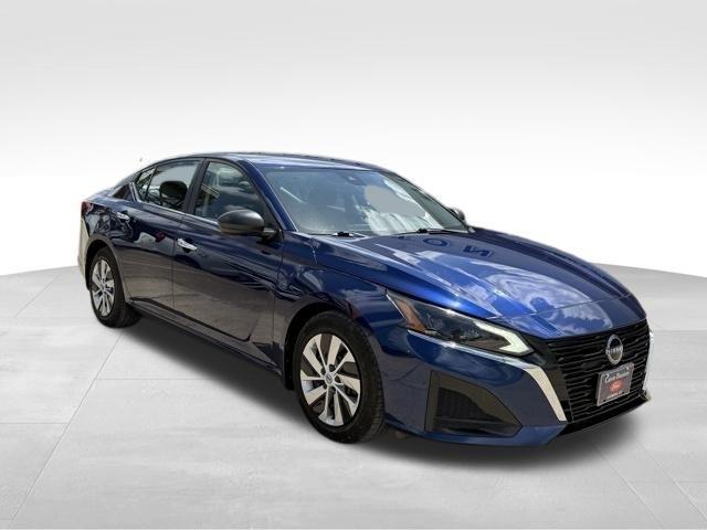 Nissan Altima  2024