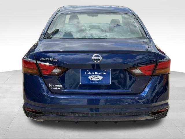 Nissan Altima  2024