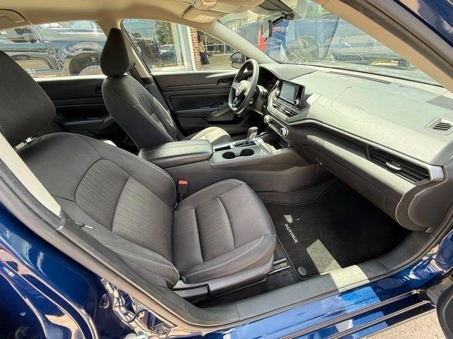 Nissan Altima  2024