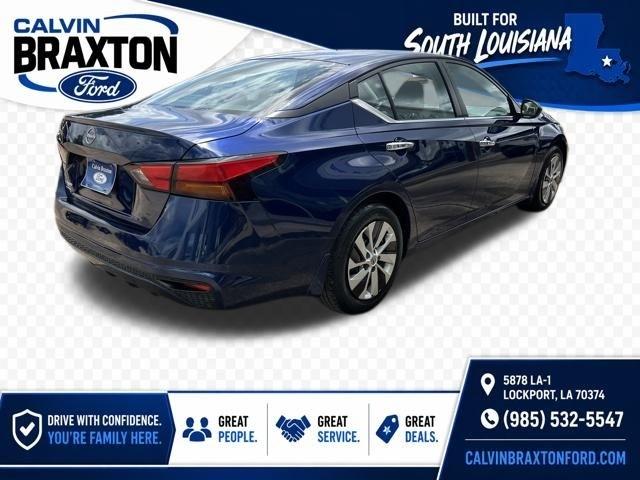 Nissan Altima  2024