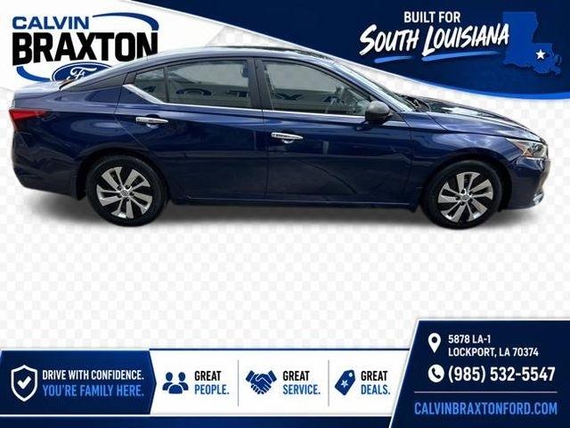 Nissan Altima  2024
