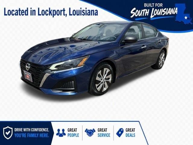 Nissan Altima  2024